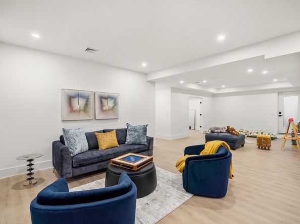 365 Charles River Street 365, Needham MA 02492