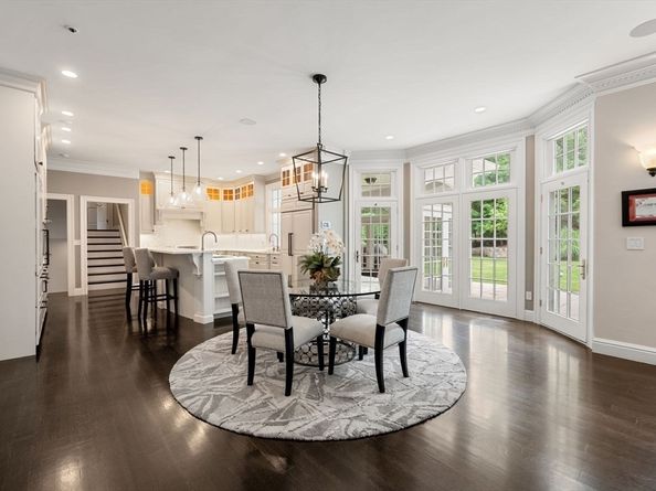 43 Bristol Rd, Wellesley MA 02481