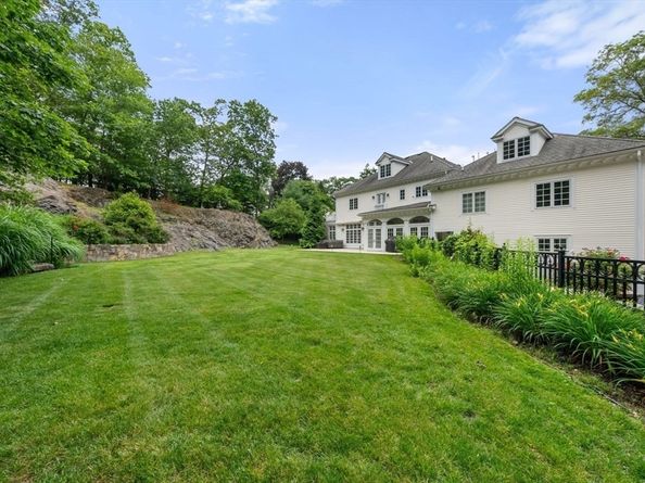 43 Bristol Rd, Wellesley MA 02481