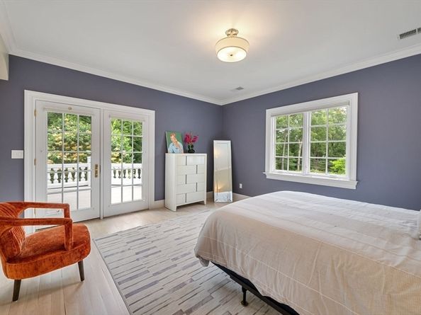 43 Bristol Rd, Wellesley MA 02481