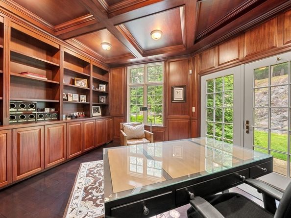 43 Bristol Rd, Wellesley MA 02481
