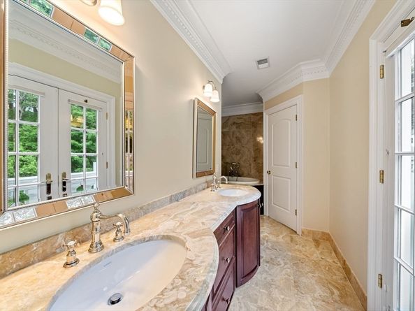 43 Bristol Rd, Wellesley MA 02481