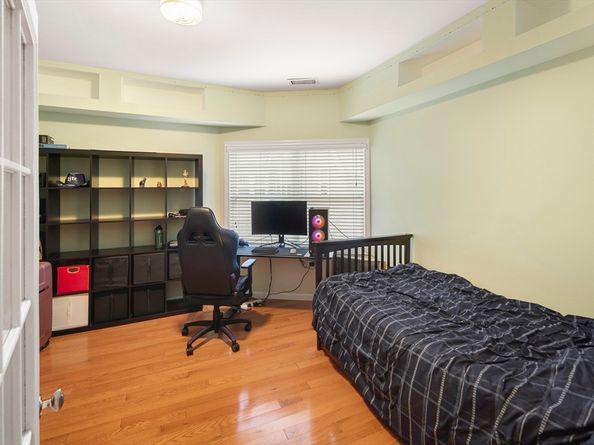 581 California St, Newton MA 02460