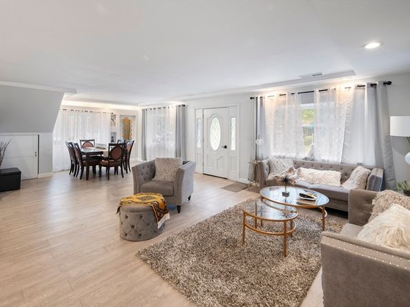 581 California St, Newton MA 02460