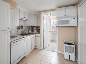 581 California St, Newton MA 02460
