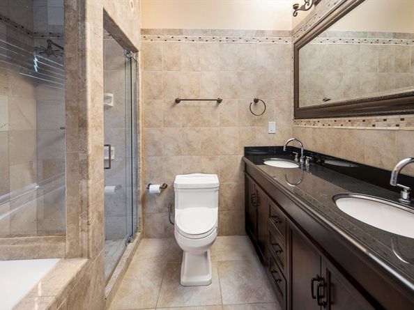 581 California St, Newton MA 02460