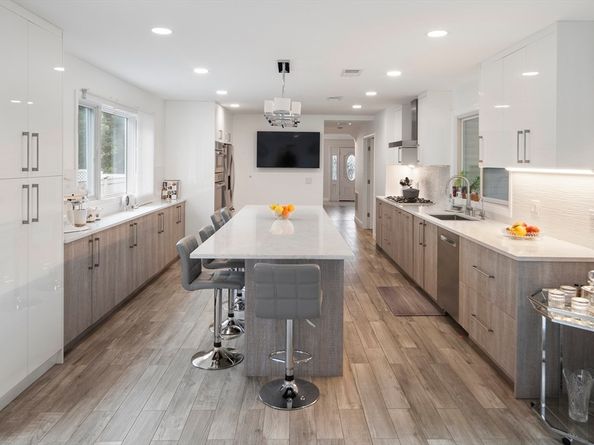 581 California St, Newton MA 02460