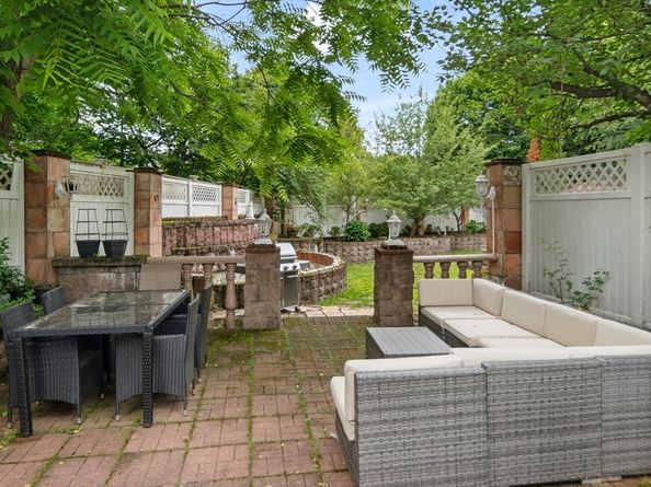 581 California St, Newton MA 02460