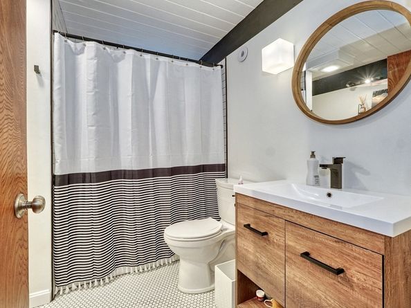 15 Lovers Lane, Southborough MA 01772