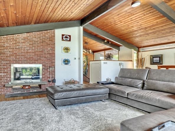 15 Lovers Lane, Southborough MA 01772
