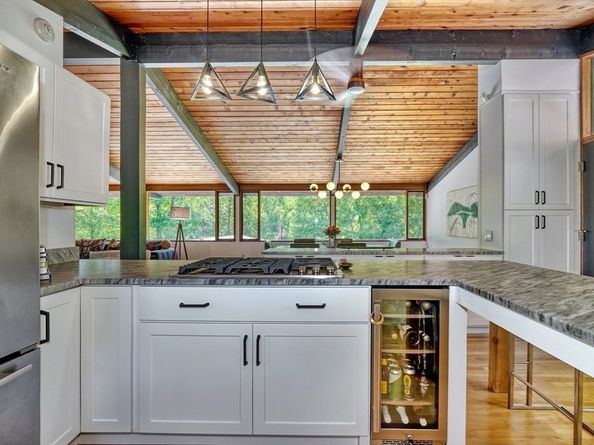 15 Lovers Lane, Southborough MA 01772