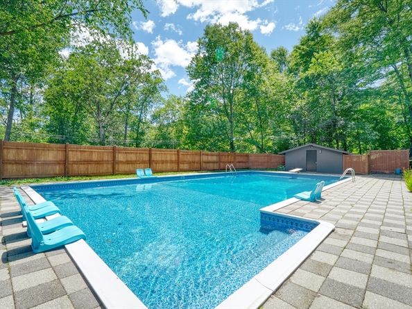 15 Lovers Lane, Southborough MA 01772