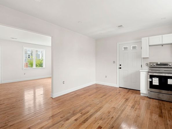 8R Elm Street 1, Peabody MA 01960