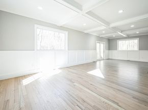 1 Falcon Dr, Shrewsbury MA 01545