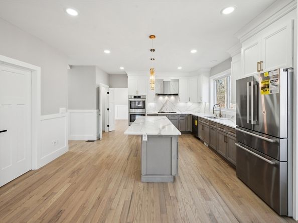 1 Falcon Dr, Shrewsbury MA 01545