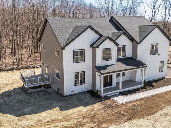 1 Falcon Dr, Shrewsbury MA 01545