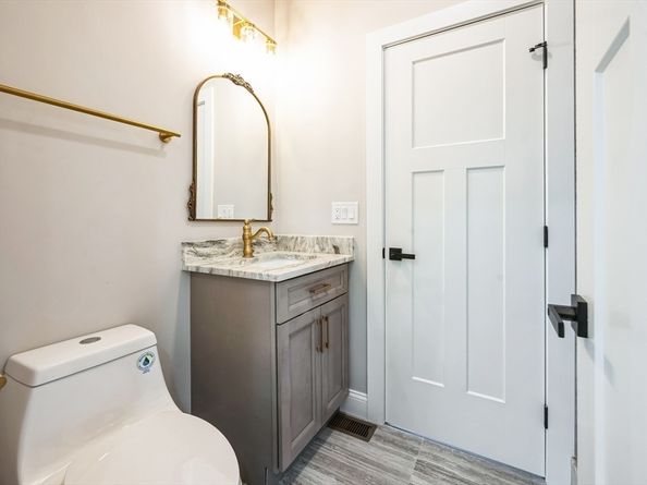 1 Falcon Dr, Shrewsbury MA 01545