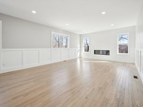 1 Falcon Dr, Shrewsbury MA 01545