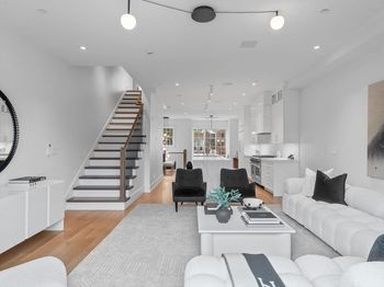 559 East Broadway