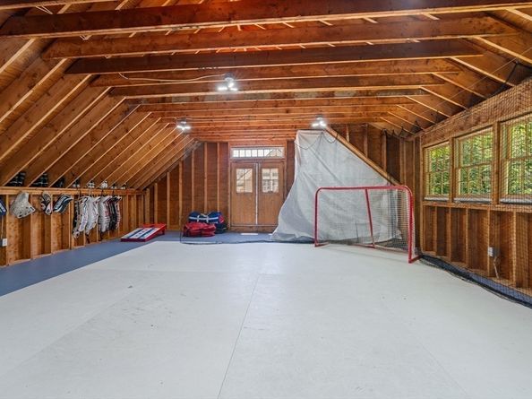 26 Longmeadow Dr, Westwood MA 02090