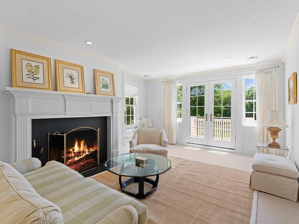 26 Longmeadow Dr, Westwood MA 02090