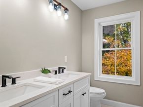 9 Acton Rd 4, Chelmsford MA 01824