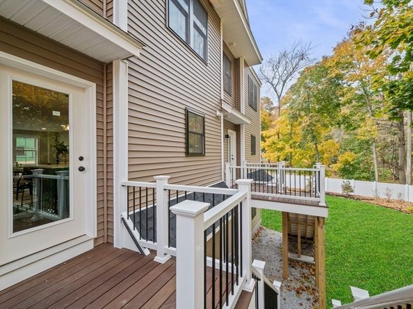 9 Acton Rd 4, Chelmsford MA 01824