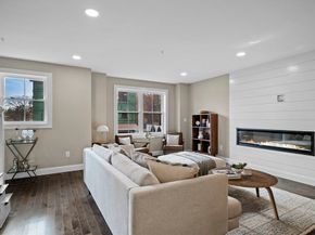 9 Acton Rd 4, Chelmsford MA 01824