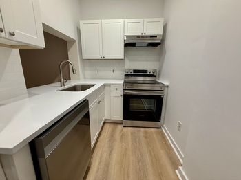 452 Park Dr