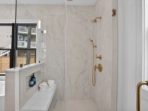 84 East Side Pkwy 84, Newton MA 02460