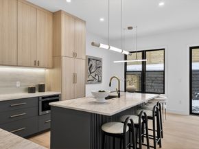 84 East Side Pkwy 84, Newton MA 02460