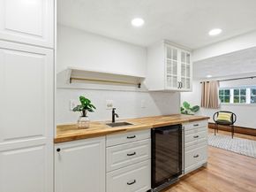 8 Phinney Rd, Lexington MA 02421