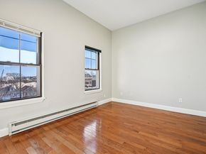 1 Pembroke St 1D, Chelsea MA 02150