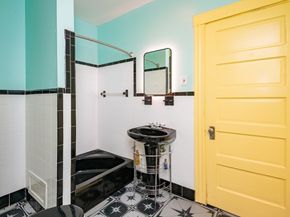 434 Essex Street 2R, Salem MA 01970