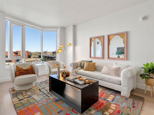 100 Lovejoy Wharf 5H, Boston MA 02205
