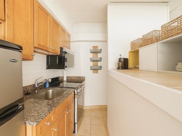 12 Stoneholm St 520, Boston MA 02115