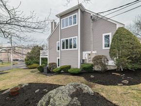 30 Old Quarry Dr 30, Weymouth MA 02188