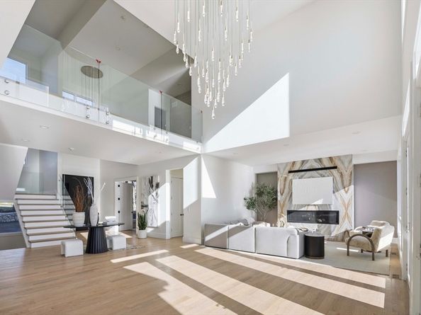 156 Crabtree, Quincy MA 02171