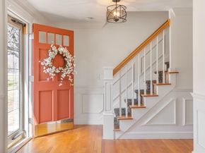 97 Francis Ave, Shrewsbury MA 01545