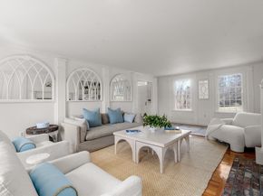 85 Strawberry Hill St, Dover MA 02030