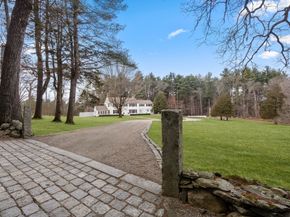 85 Strawberry Hill St, Dover MA 02030