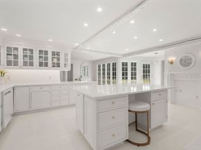 85 Strawberry Hill St, Dover MA 02030