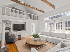 85 Strawberry Hill St, Dover MA 02030