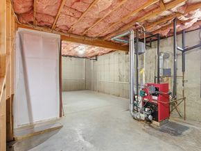 38 Foster Ct, Gardner MA 01440