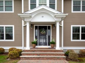 10 Jensen Farm Rd, Braintree MA 02184