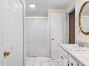 111 Brigham St 20C, Hudson MA 01749