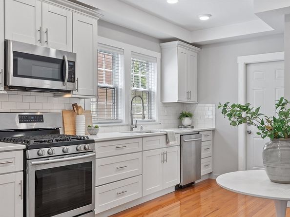 19 Conwell St 1, Somerville MA 02143