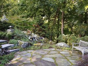 34 Pilgrim Rd, Newton MA 02468