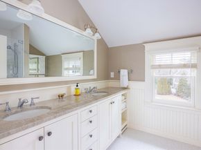 34 Pilgrim Rd, Newton MA 02468