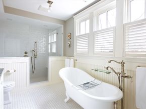 34 Pilgrim Rd, Newton MA 02468